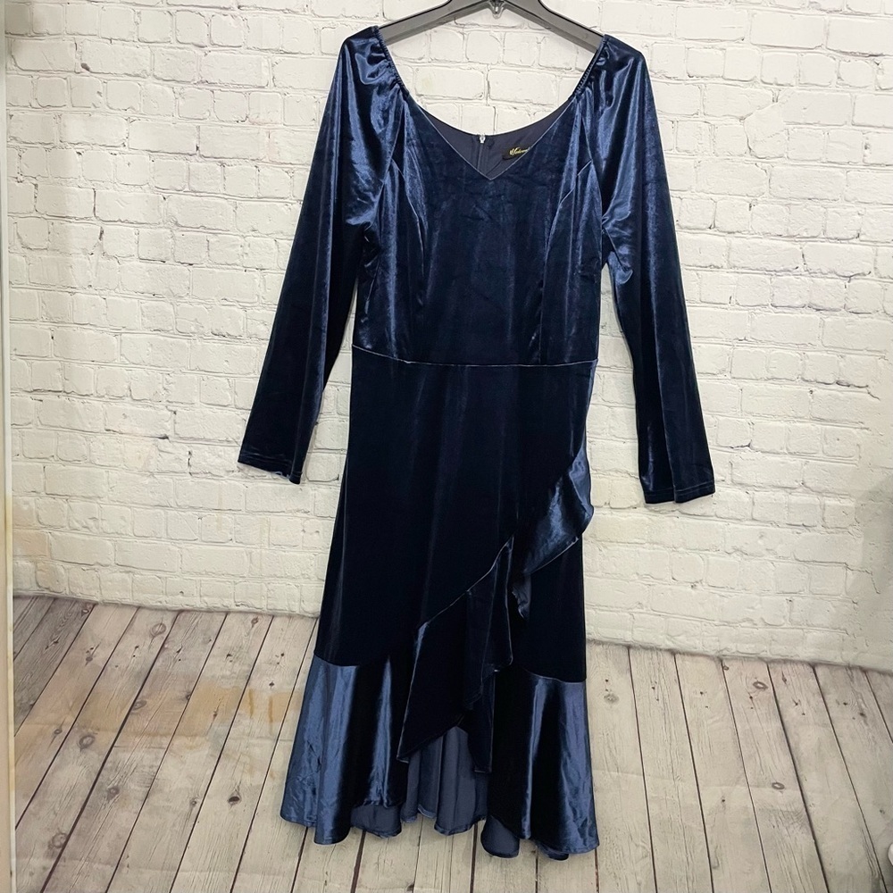 Navy Blue Velvet Women’s Long Sleeve Ruffle Dress Size: X- Large